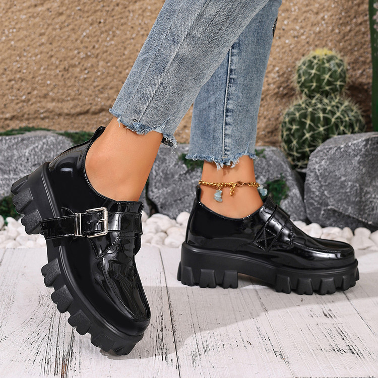 Deep Mouth Flat Shoes with Hook-and-Loop Closure