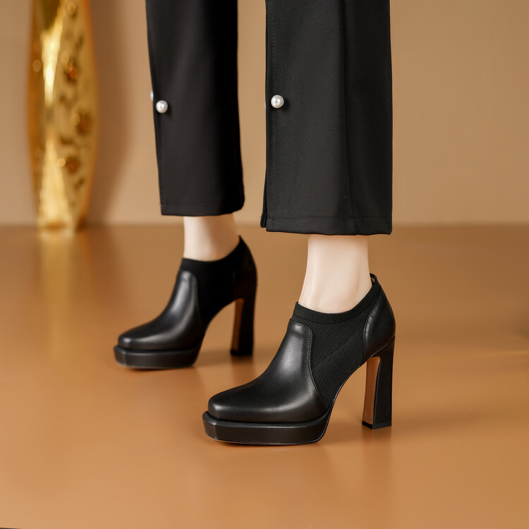 Deep Mouth Mary Jane Shoes with Block Heel - Image 4